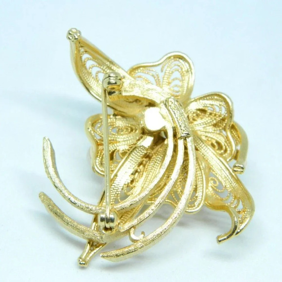 Corocraft Faux Pearl Gold Tone Filigree Flower Pin - Picture 4 of 4